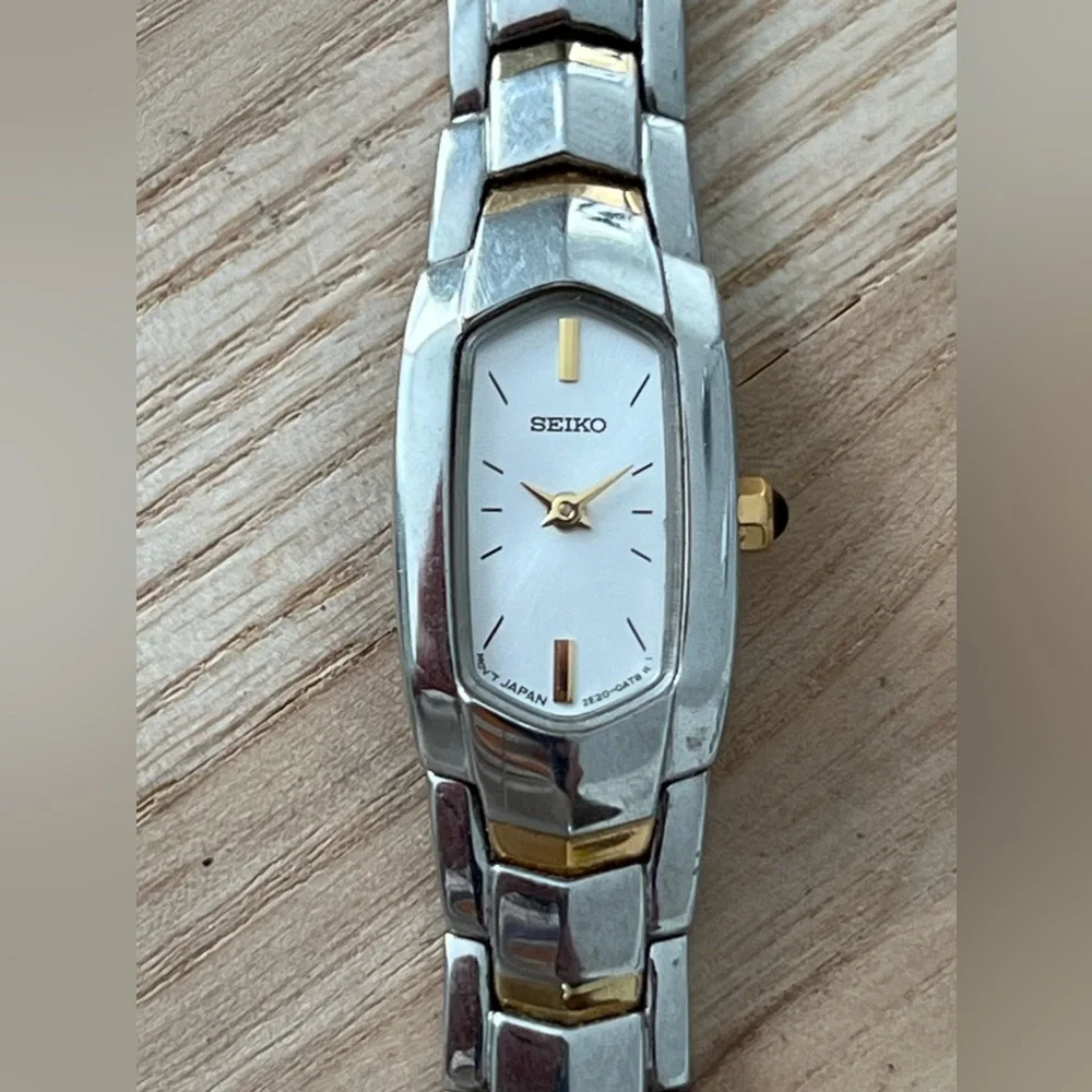 Seiko Vintage Ladies Watch Two-Tone Bracelet Stainless Hexagonal Dial Gold Hands